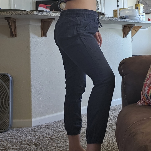 Cute, Comfy Linen Joggers - Picture 4 of 6